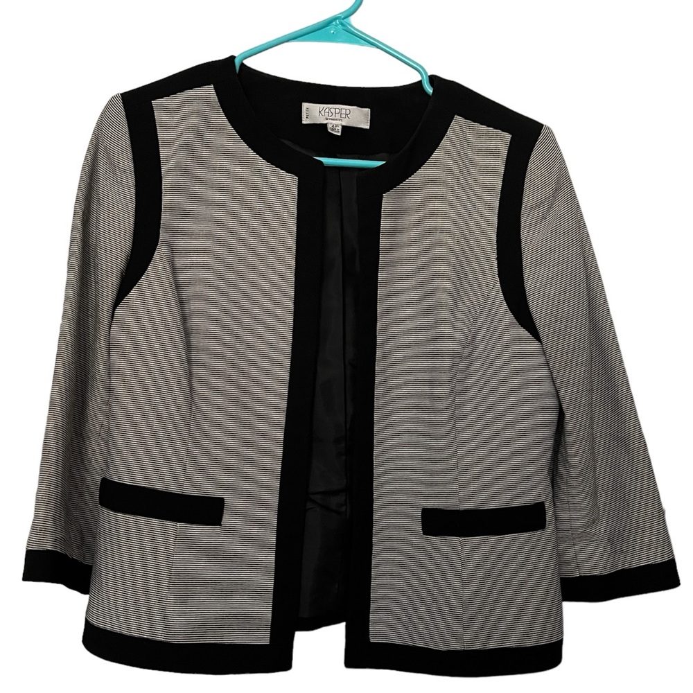 Kasper black and white suit jacket, 4 Petite